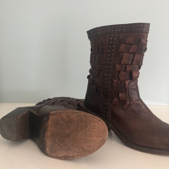 Woven Frye Boots - Picture 5 of 7